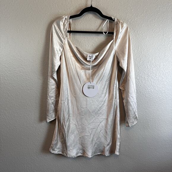 Princess Polly Mini Dress M/8 Cream Split Bell Sleeves Boho Retro Fairy Ditzy - Picture 2 of 9